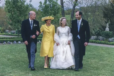 Mariage de Louis Giscard d'Estaing et de Nawal-Alexandra Ebeid en présence de Valéry et Anne-Aymone Giscard d'Estaing à Saint-Saturnin le 4 mai 1996, France.