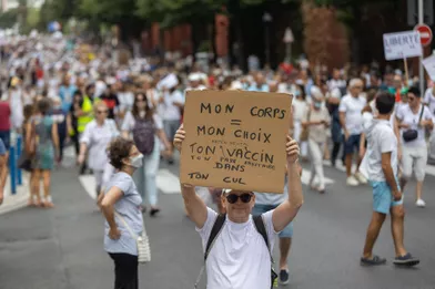 Dans le cortège niçois, samedi.