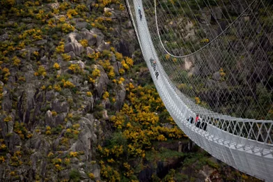 Au Portugal,Arouca 516 a ouvert au public jeudi. Il s'agit du plus long pont pédestre suspendu au monde