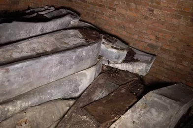 Une vingtaine de cercueils, dont la tombe de l'archevêqueRichard Bancroft, ont été découverts.