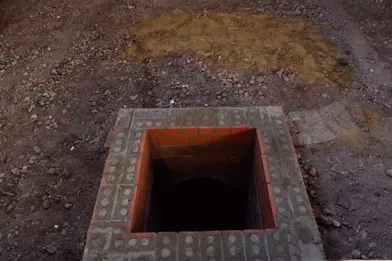 L'entrée de la crypte cachée.