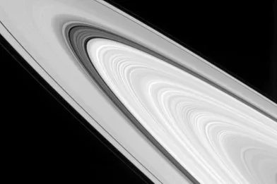 La sonde Cassini immortalise les anneaux de Saturne