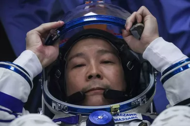 Le milliardaire japonais Yusaku Maezawa, son assistant Yozo Hirano et le cosmonaute Alexandre Missourkine ont décollé du cosmodrome russe de Baïkonour au Kazakhstan, le 8 décembre 2021.
