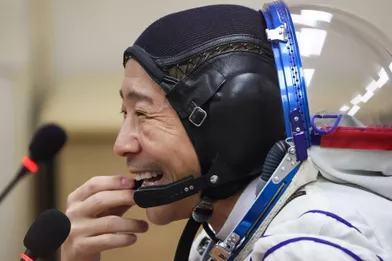 Le milliardaire japonais Yusaku Maezawa, son assistant Yozo Hirano et le cosmonaute Alexandre Missourkine ont décollé du cosmodrome russe de Baïkonour au Kazakhstan, le 8 décembre 2021.