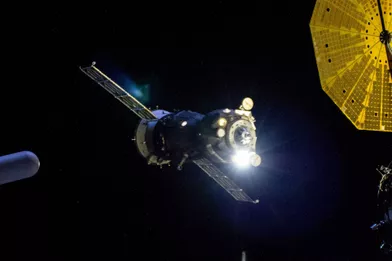 19 mars.Deux cosmonautes russes et un astronaute de la Nasa ont fait le tour de l'ISS dans un vaisseau spatial Soyouz en prévision de l’arrivée du prochain équipage.
