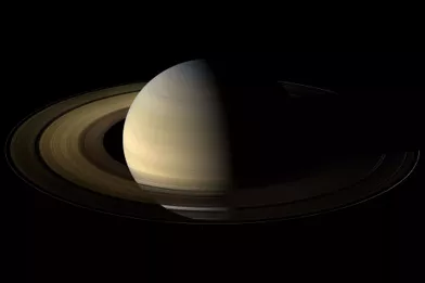 23 mars.La sonde Cassini photographie les anneaux de Saturne.C'est tout bonnement magnifique.