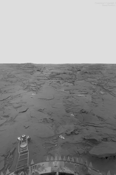 17 mars.Cette photo de la surface de Vénus a 39 ans. Venera 14, un atterrisseur soviétique robotisé, avait été parachuté en mars pour photographier le paysage désolé de la planète. Températures: près de 450°C et une pression 75 fois plus forte que sur Terre. Venera 14 n'a vécu qu'environ une heure.