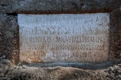 Une momie chevelue découverte dans les ruines de Pompéi (vidéo) By Jack35 ISCRIZIONE-Tomba-Porta-Sarno