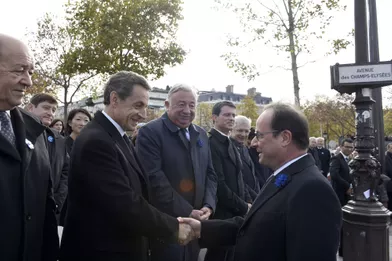 Pour l'Armistice, Hollande salue Sarkozy
