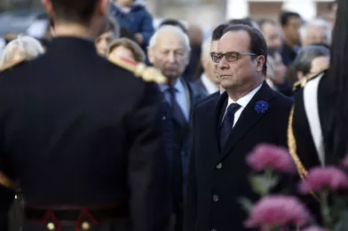 Pour l'Armistice, Hollande salue Sarkozy