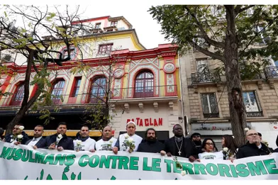 Les jeunes musulmans contre le terrorisme, le 13 novembre 2017 devant la Bataclan