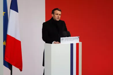 Discours d'Emmanuel Macron lors de l'hommage aux Invalides aux 13 soldats tués au Mali.