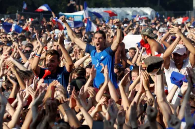 L'équipe de France de football a remporté une deuxième Coupe du monde en dominant la Croatie (4-2), dimanche, à Moscou en Russie. Et c'est tout un peuple qui chante et danse ce soir.