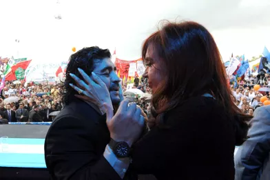Diego Maradona et Cristina Fernandez de Kirchner en 2010.