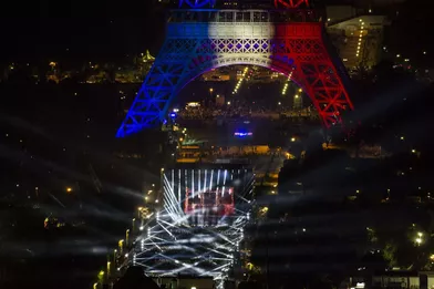 Euro 2016: David Guetta a enflammé la Tour Eiffel