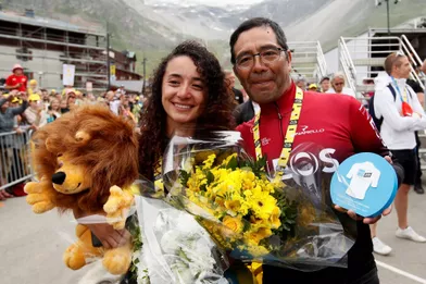 La fiancée d'Egan Bernal et le père du champion colombien sont aux anges