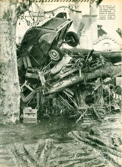 « Sur la R.N. 7, au lieu de l'embouteillage joyeux, c'est un amoncellement de champ de bataille : arbres déracinés, meubles brisés et voitures culbutées.» - Paris Match n°557, 12 décembre 1959.
