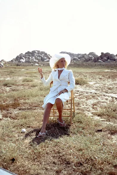 Catherine Deneuve sur le tournage du film « Liza » de Marco Ferreri, en Corse en juillet 1971.