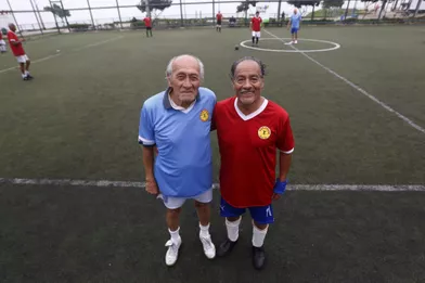 Les footballeurs seniors de Miraflores