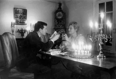 « Chaque année, le 10 février était pour Henri et Michèle une date sacrée : ni tournage ni gala. En tête à tête, à la lumière des bougies, ils fêtaient leur anniversaire de mariage. Ici, c'était le neuvième, il ne devait pas y avoir de gâteau à dix bougies. » - Paris Match n°558, daté du 19 décembre 1959.