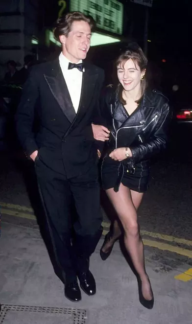 Elizabeth Hurley et Hugh Grant en septembre 1989.