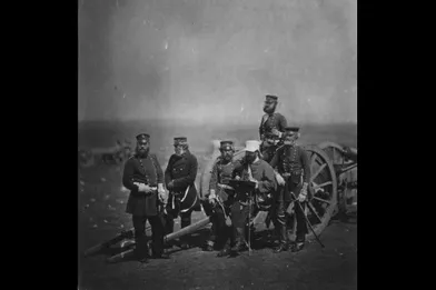 De gauche à droite:les capitaines Barlow, Trevor, Hall, Dwyer, le major Budd, et le capitaine Hammersley.