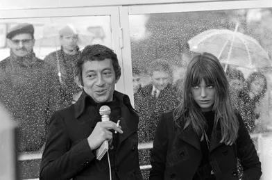 Jane Birkin avec Serge Gainsbourg à Paris, en avril 1969.
