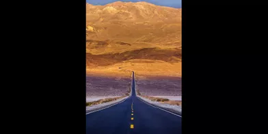 Un paysage à couper le souffle dans le Parc national de la vallée de la Mort aux Etats-Unis. (voir l’épingle)Suivez nous sur Pinterest!