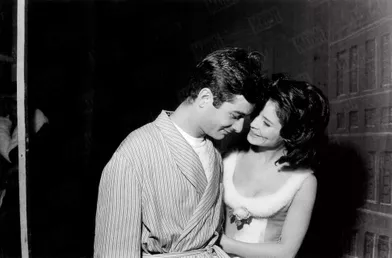Marie-José Nat et Jean-Claude Brialy, partenaires de « Un dimanche à New York », au Théâtre du Palais-Royal,en décembre 1962.