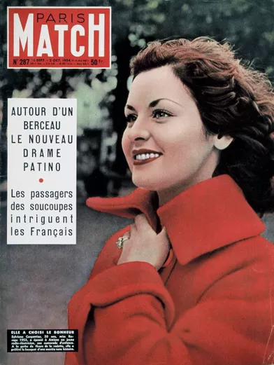 Sylviane Carpentier, Miss France 1953, en couverture de Paris Match n°287, daté du 25 septembre 1954.