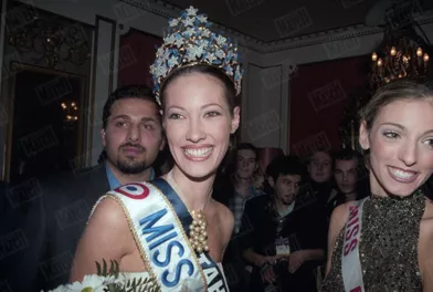 Mareva Galanter, Miss France 1999, pose pour Paris Match le 13 décembre 1998.