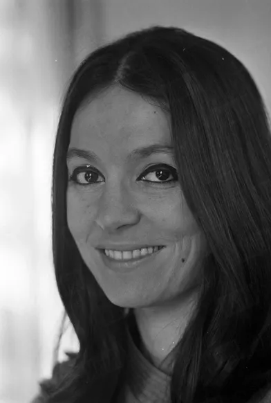 nana mouskouri sans lunettes pour son premier rendez vous avec match