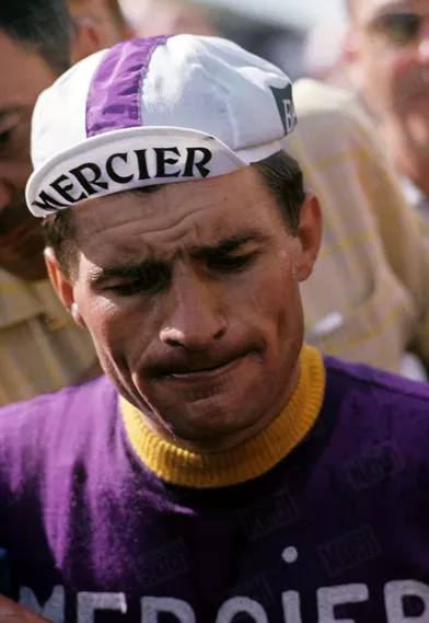 Raymond Poulidor, le visage crispé dans le difficile Tour de France 1964.