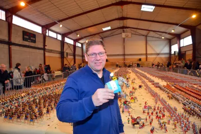 Un Français tente le record du monde de mise en scène de Playmobil