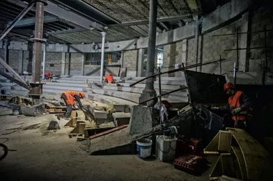 Au sous-sol, le futur auditorium en chantier.