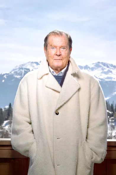 En mars 2015, Roger Moore, 87 ans, recevait Paris Match à Crans-Montana, en Suisse.