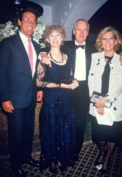 Joanne et Paul Woodward avec Roger Moore et son épouse d'alors Luisa Mattioli en 1987