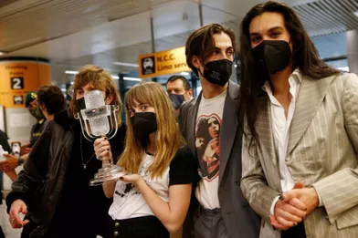 Eurovision 21 Retour Triomphal Des Gagnants De Maneskin En Italie Malgre La Polemique Eurovision 21 Retour Triomphal Des Gagnants De Maneskin En Italie Malgre La Polemique