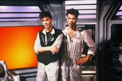 Igor et Grichka Bogdanoff sur le tournage de l'émission «Temps X», en 1986.
