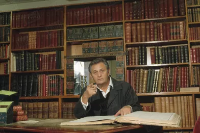Roger Hanin au musée de la Police, en février 1990.