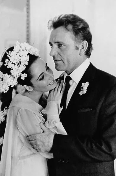 Elizabeth Taylor et Richard Burton le jour de leur premier mariage, le 15 mars 1964.