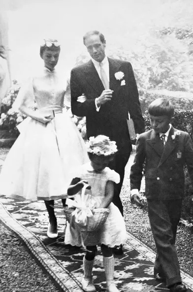 Audrey Hepburn et Mel Ferrer le jour de leur mariage, le 25 septembre 1954dans les montagnes Bürgenstock en Suisse.