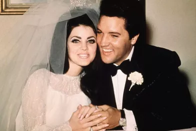 Priscilla Beaulieu et Elvis Presley le jour de leur mariage, le 1er mai 1967, à Las Vegas.