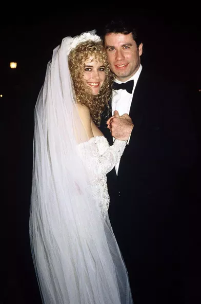 Kelly Preston et John Travolta le jour de leur mariage, le 5 septembre 1991, à l’hôtel Crillon à Paris.