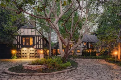 La maison d'Ariana Grande à Montecito (Californie). C'est ici que la chanteuse a épousé son petit ami Dalton Gomez le week-end du 15 mai 2021.