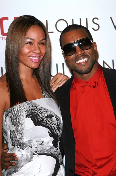 Alexis Phifer a été le premier grand amour connu de Kanye West. Ils se sont fréquentés par intermittence entre 2002 et 2008, et s'étaient même brièvement fiancés en 2006.
