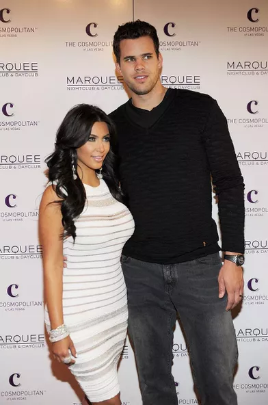 Entre Kim Kardashian et Kris Humphries, c'est surtout l'histoire d'un mariage qui a duré 72 jours. Le couple avait démarré son histoire en octobre 2010, s'était marié en août 2011 et s'est séparé en octobre 2011. La procédure de divorce avait été finalisée en juin 2013, alors que Kim était enceinte de son premier enfant avec Kanye West.
