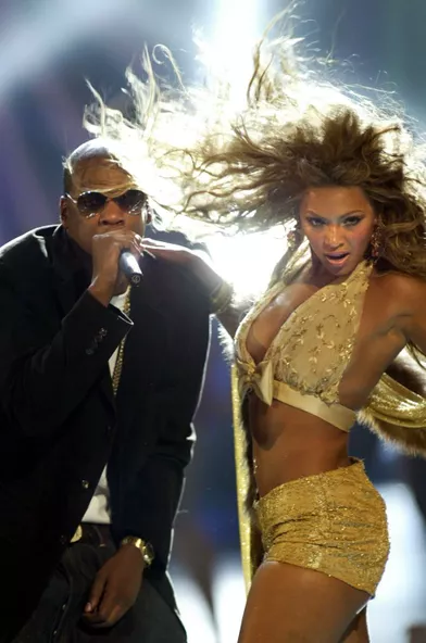 Duo enflammé entre Jay Z et Beyoncé aux MTV VMAs, en août 2003.
