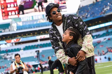 Jay-Z et sa fille Blue Ivy lors du Super Bowl à Miami le 2 février 2020