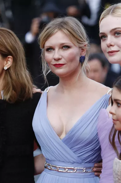 Kirsten Dunst très émue de retrouver le Festival de Cannes, le 24 mai 2017.